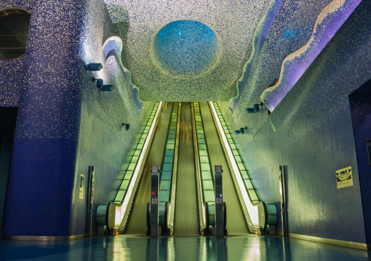 דירות נאפולי Metro Amedeo - Stanza Privata Con Vasca Idromassaggio מראה חיצוני תמונה